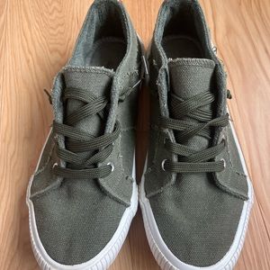 Womens Tommy Bahama shoes